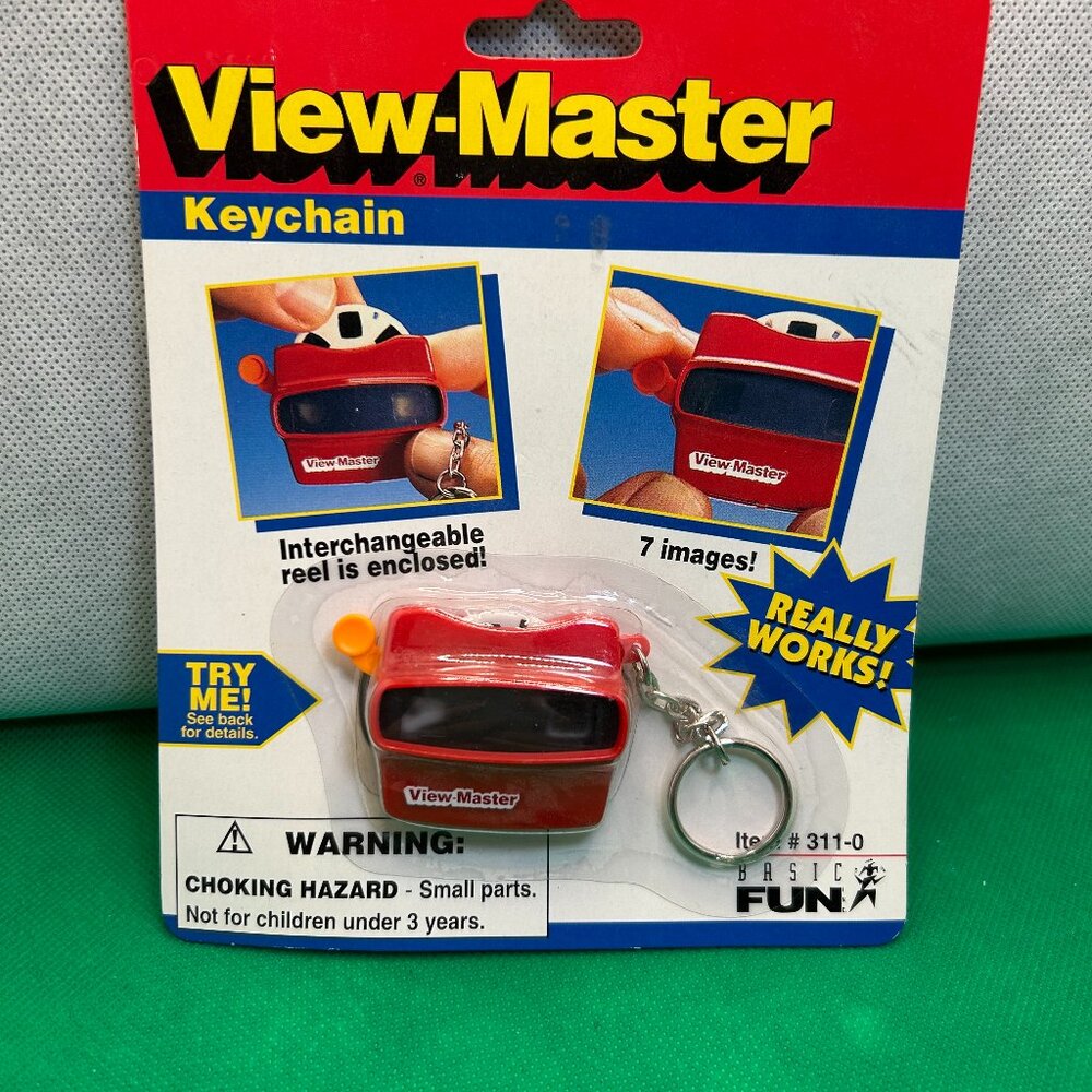 View Master Keychain with 1 Interchangable Mini Reel. New/Not Opened. (998)